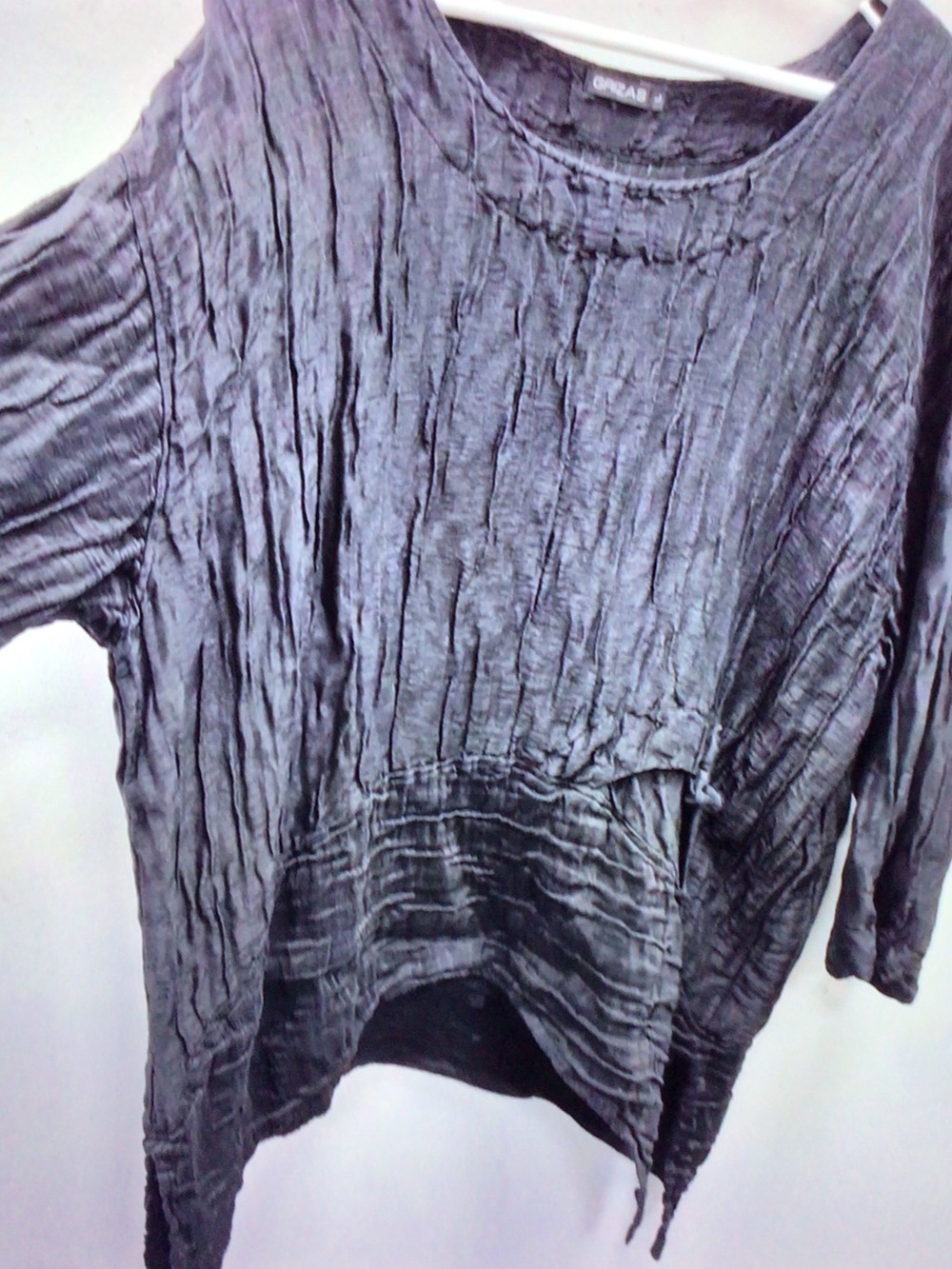 Grizas Textured Scoop-Neck Tunic in Black with Purple Sheen - Picture 3 of 6